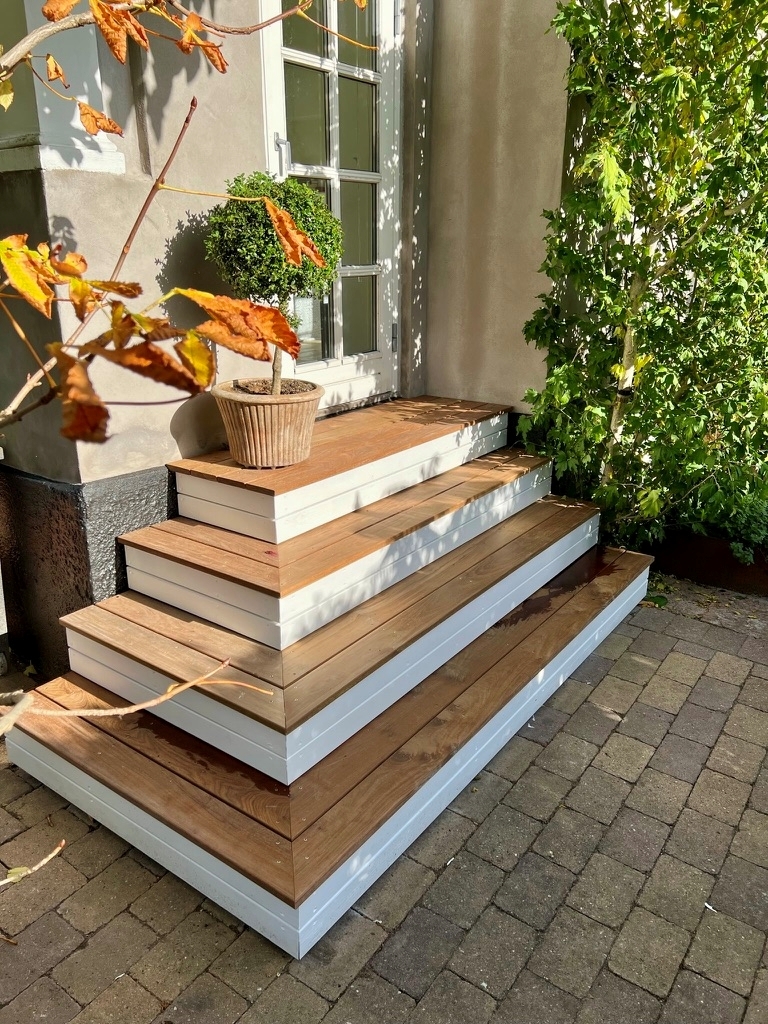 montering af ny træterrasse